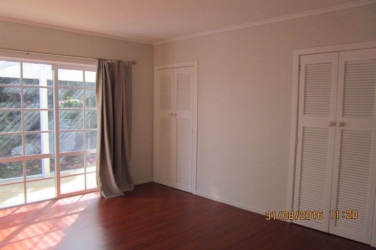 Photo of property in 51 Peach Road, Glenfield, Auckland, 0629