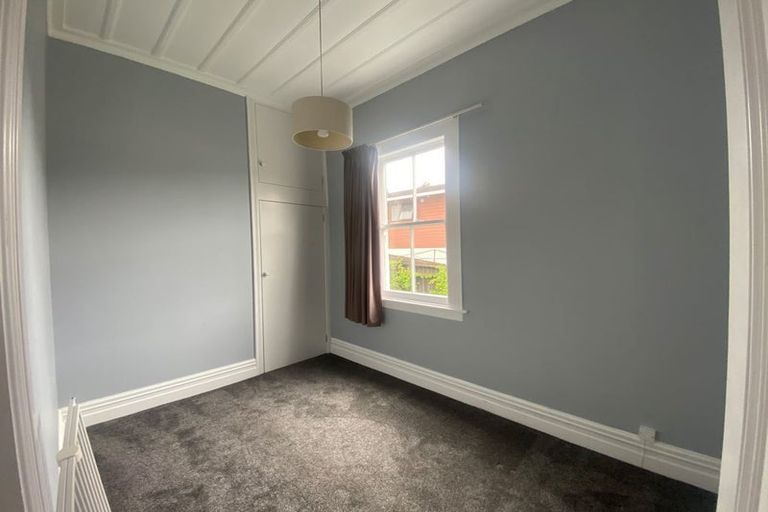 Photo of property in 2/8 Clare Place, Glenfield, Auckland, 0629