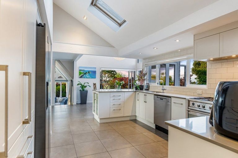Photo of property in 12 Wairere Road, Torbay, Auckland, 0630