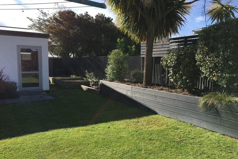 Photo of property in 51 Niven Street, Avondale, Christchurch, 8061