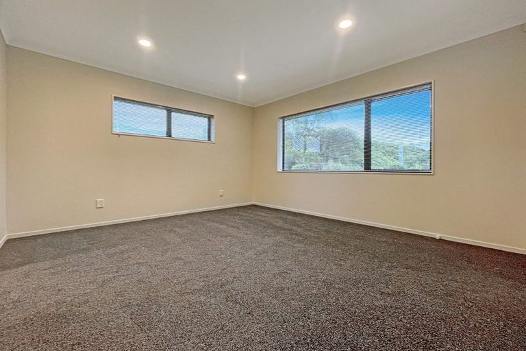 Photo of property in 65 Percy Kinsman Crescent, Riverstone Terraces, Upper Hutt, 5018