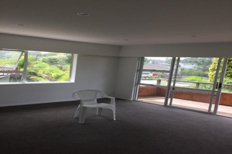 Photo of property in 17 Butterworth Drive, Glendene, Auckland, 0602