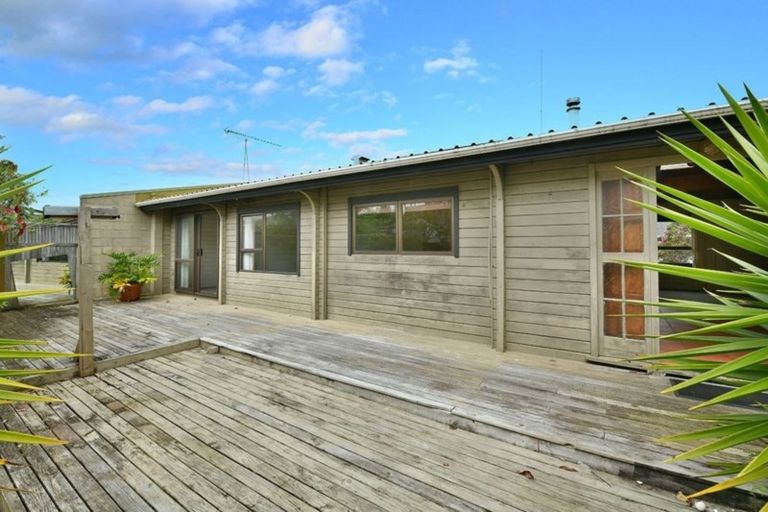 Photo of property in 24a Fairway Avenue, Red Beach, 0932