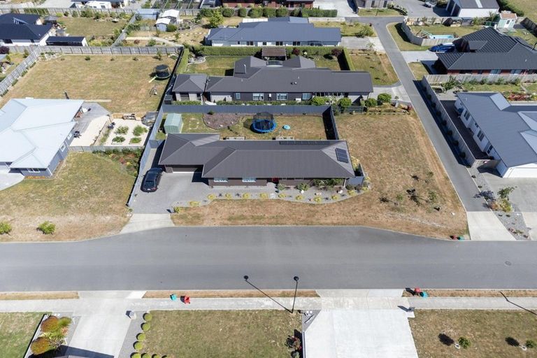 Photo of property in 1 Routhan Way, Carterton, 5713