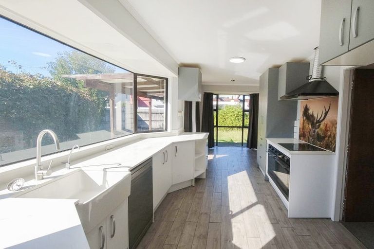 Photo of property in 7 Brough Place, St Andrews, Hamilton, 3200