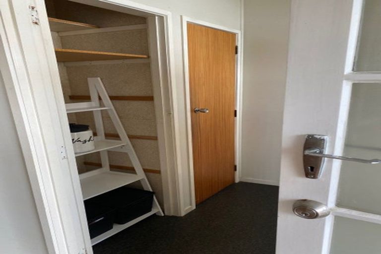 Photo of property in 1/83 Flanshaw Road, Te Atatu South, Auckland, 0610