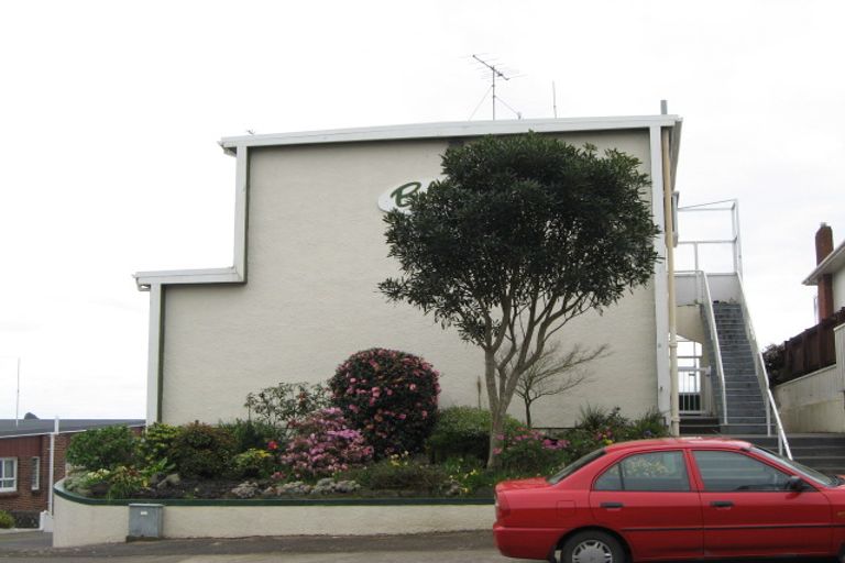 Photo of property in 4/422 Devon Street West, Lynmouth, New Plymouth, 4310