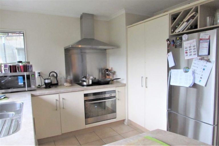 Photo of property in 23 Aragon Grove, Kingsley Heights, Upper Hutt, 5018