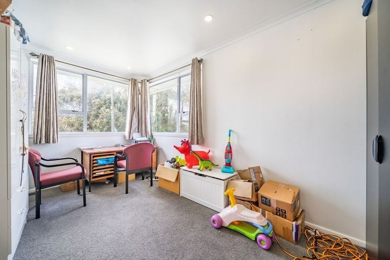 Photo of property in 12 Mexted Crescent, Ranui, Porirua, 5024