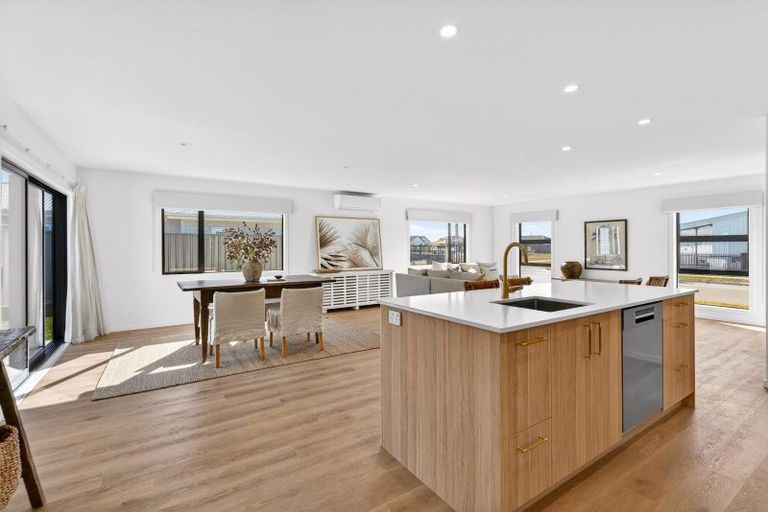 Photo of property in 49 Wai Whatu Street, Meeanee, Napier, 4110