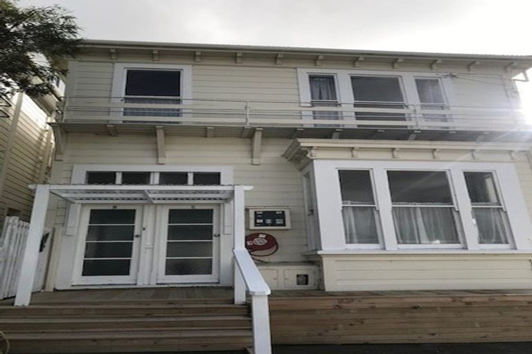 Photo of property in 3/22 Hargreaves Street, Mount Cook, Wellington, 6021