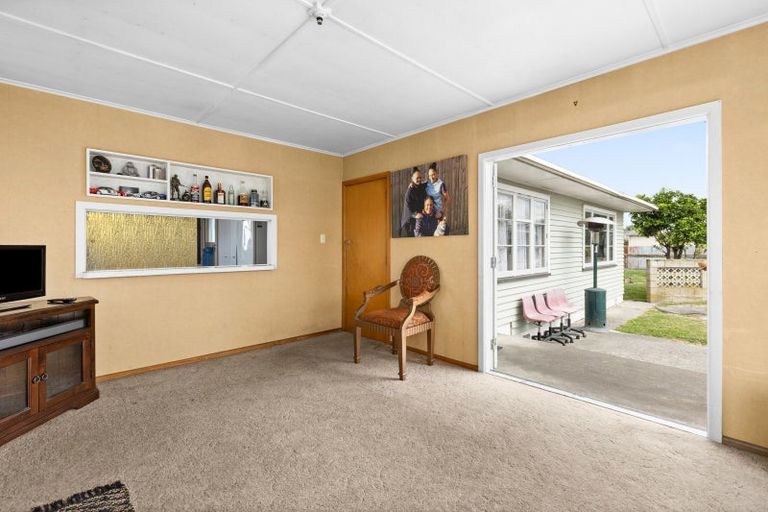 Photo of property in 2 Merton Crescent, Pirimai, Napier, 4112