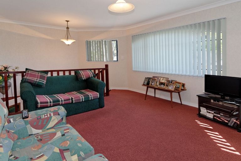 Photo of property in 12 Greenwoods Close, Titirangi, Auckland, 0604