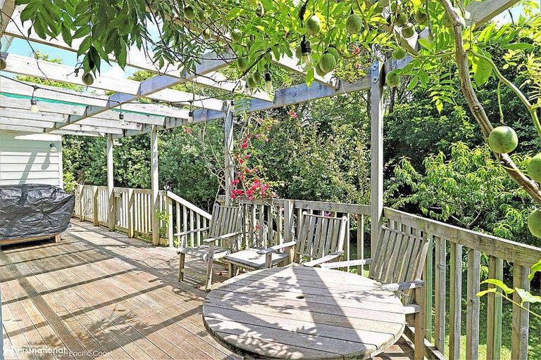 Photo of property in 10 Stingray Crescent, Whiritoa, Whangamata, 3691