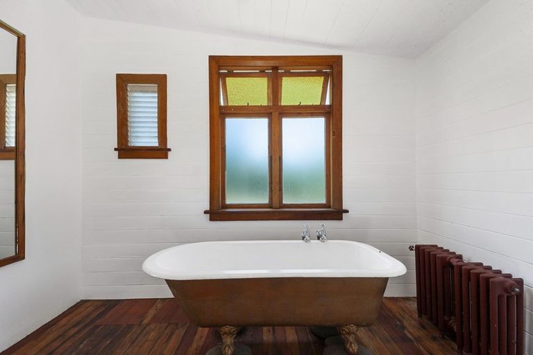 Photo of property in 36 Atutahi Street, Tokaanu, Turangi, 3381