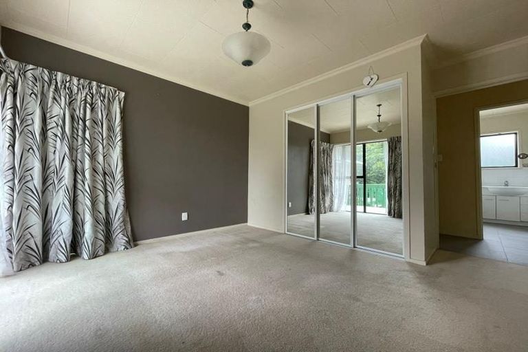 Photo of property in 14 Chablis Place, Henderson, Auckland, 0612