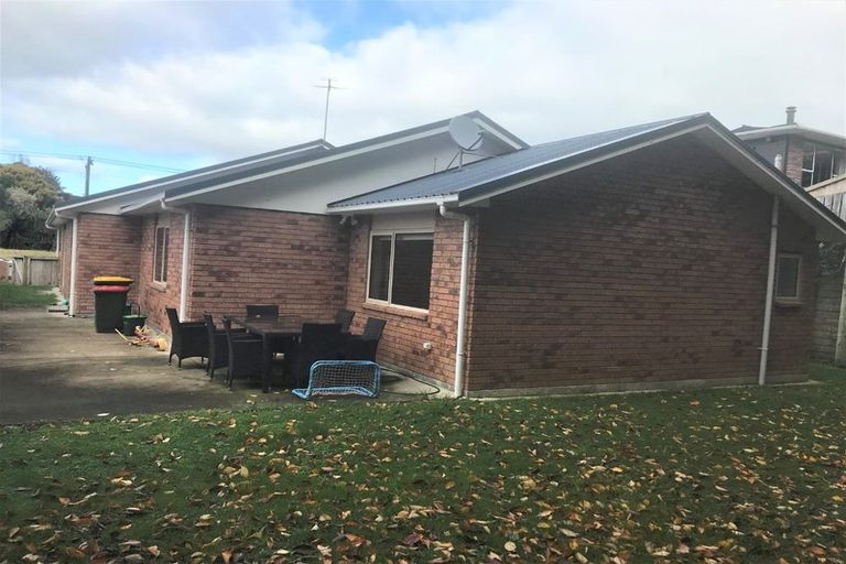 Photo of property in 26 Moulton Street, Moturoa, New Plymouth, 4310