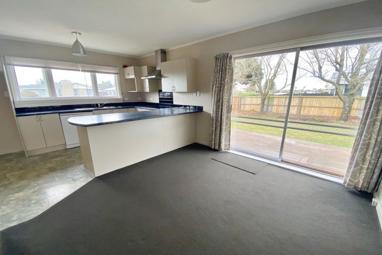 Photo of property in 52 Dunstan Crescent, Hornby, Christchurch, 8042