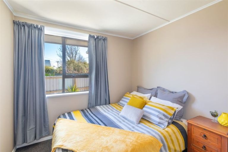 Photo of property in 24 Paddington Street, Northcote, Christchurch, 8052