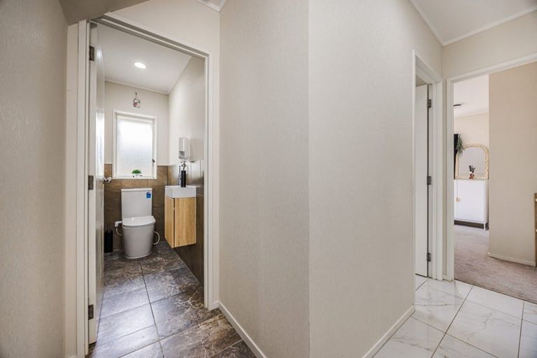 Photo of property in 124 Charles Prevost Drive, The Gardens, Auckland, 2105