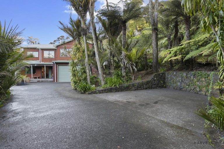 Photo of property in 212 Shaw Road, Oratia, Auckland, 0604