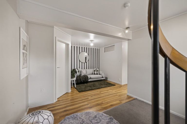 Photo of property in 16 Williams Street, Sunshine Bay, Queenstown, 9300