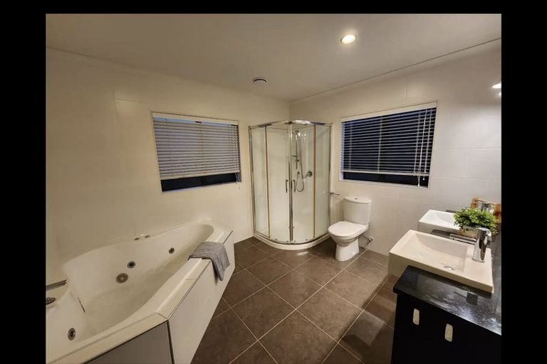 Photo of property in 29 Dressage Lane, Greenhithe, Auckland, 0632