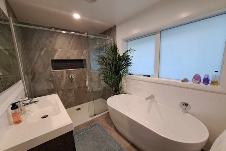 Photo of property in 137/1b Seaview Road, Westown, New Plymouth, 4310