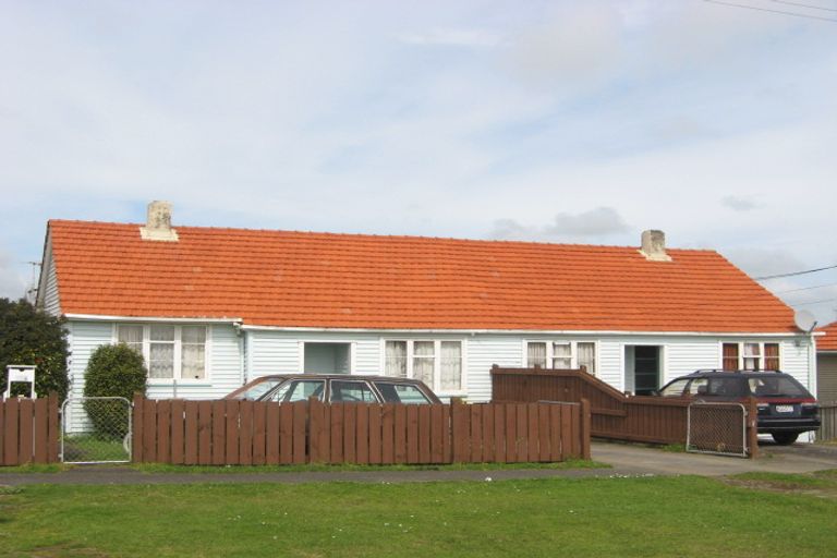 Photo of property in 12 Carey Street, Waitara, 4320