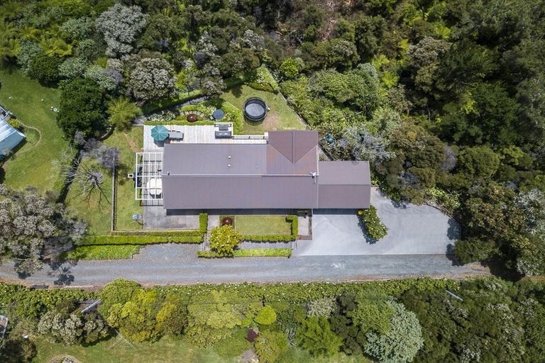 Photo of property in 373 Paremoremo Road, Paremoremo, Auckland, 0632