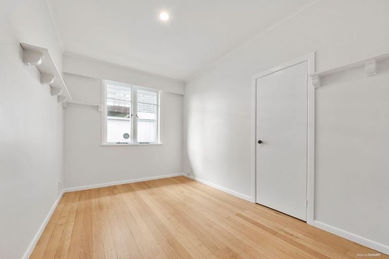 Photo of property in 130 Glengarry Road, Glen Eden, Auckland, 0602