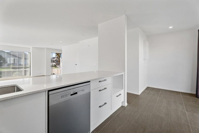 Photo of property in 31 Aviation Street, Takanini, 2112