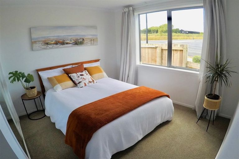 Photo of property in 5 Sauterne Road, Kumeu, 0810