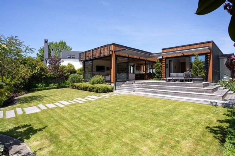 Photo of property in 35 Poynder Avenue, Merivale, Christchurch, 8014