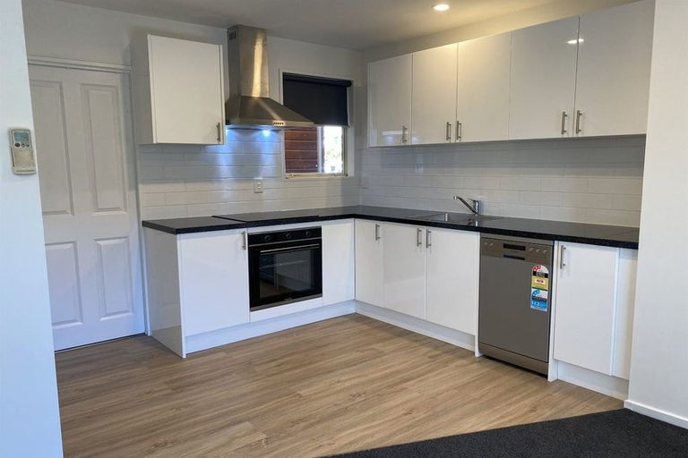 Photo of property in 92 Peverel Street, Riccarton, Christchurch, 8041