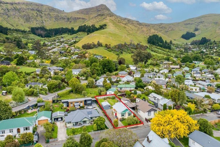 Photo of property in 30 Flavell Street, Heathcote Valley, Christchurch, 8022