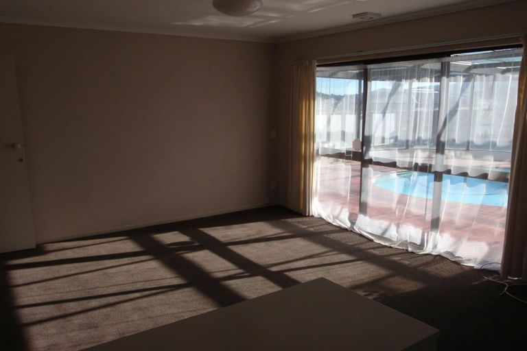 Photo of property in 9 Rangitane Street, Maupuia, Wellington, 6022