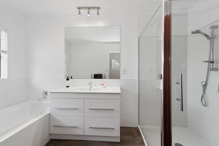 Photo of property in 8a Tamihana Avenue, Fairfield, Hamilton, 3214