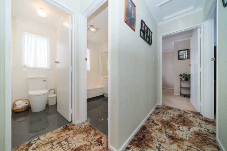 Photo of property in 66 Hillcrest Drive, Kelvin Grove, Palmerston North, 4414