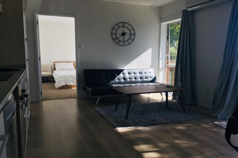 Photo of property in 2/152 Manuka Road, Bayview, Auckland, 0629