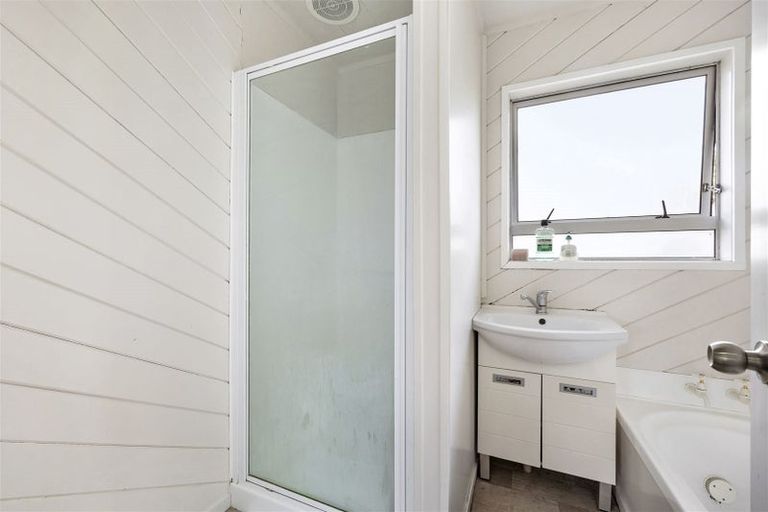 Photo of property in 7 Frobisher Way, Clendon Park, Auckland, 2103