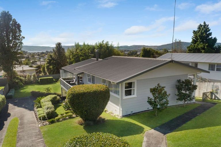 Photo of property in 92 Mallard Drive, Selwyn Heights, Rotorua, 3015