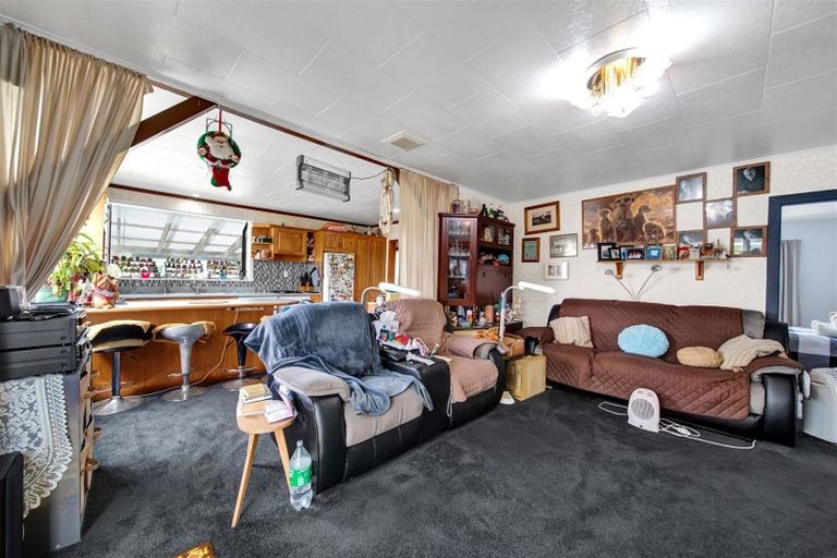 Photo of property in 30 Caledonia Street, Hawera, 4610