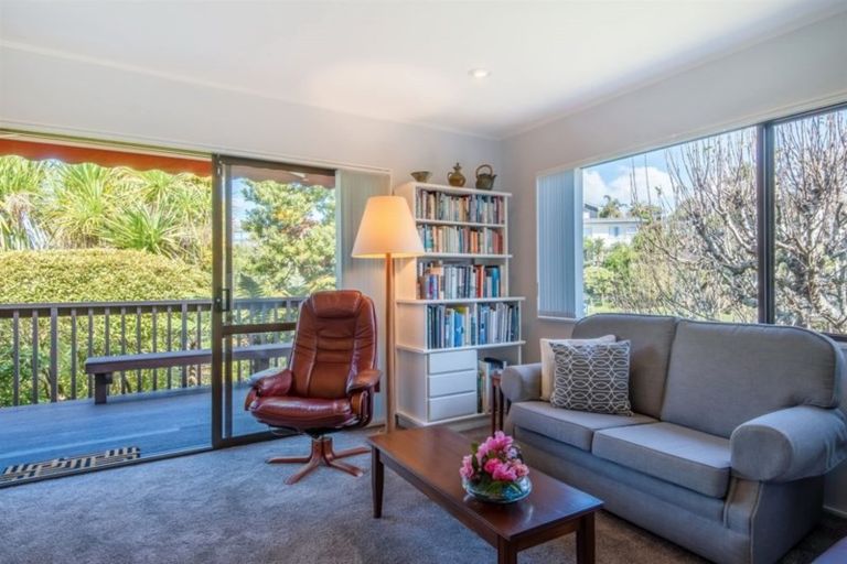 Photo of property in 2/30 Kowhai Road, Campbells Bay, Auckland, 0630