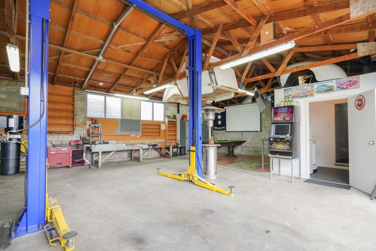 Photo of property in 21 Irvine Street, Wallacetown, 9816