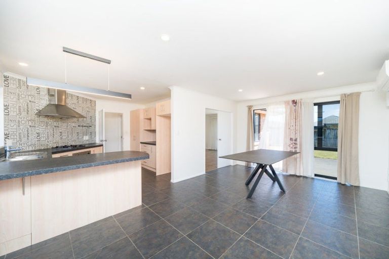 Photo of property in 15 Orlando Way, Kelvin Grove, Palmerston North, 4414