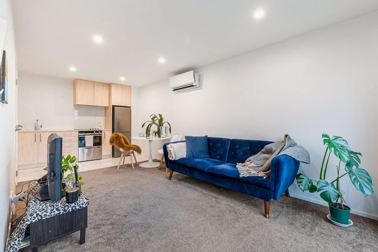 Photo of property in 1/83 Vodanovich Road, Te Atatu South, Auckland, 0610