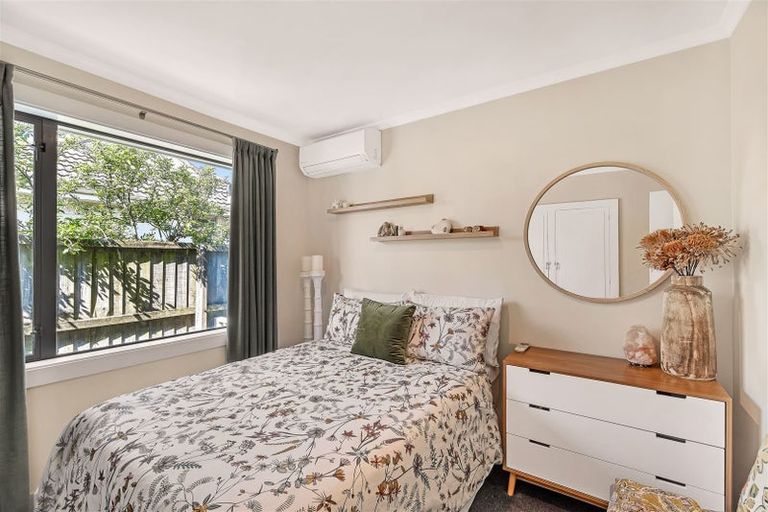 Photo of property in 99 Middlepark Road, Sockburn, Christchurch, 8042