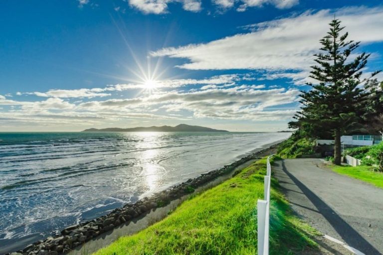 Photo of property in 10-10a Poplar Avenue, Raumati South, Paraparaumu, 5032