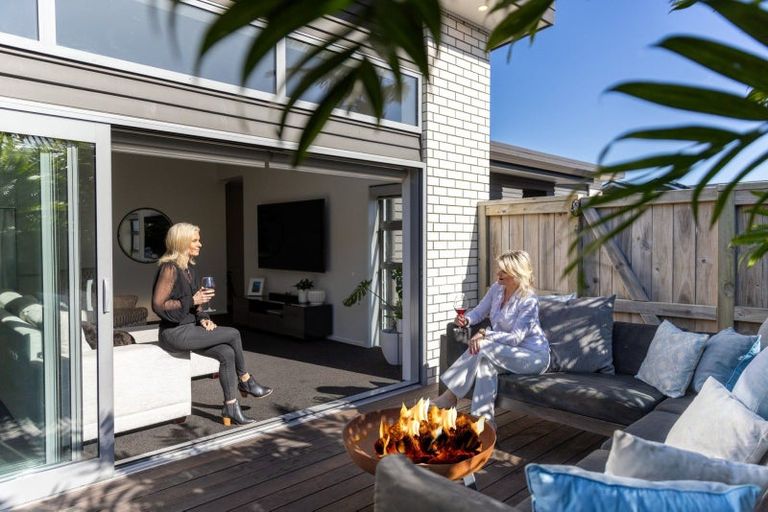 Photo of property in 10 Cassinia Close, Papamoa Beach, Papamoa, 3118